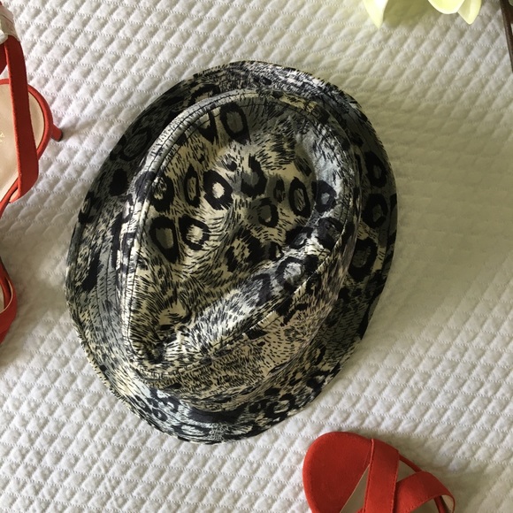 Hat - Picture 2 of 6